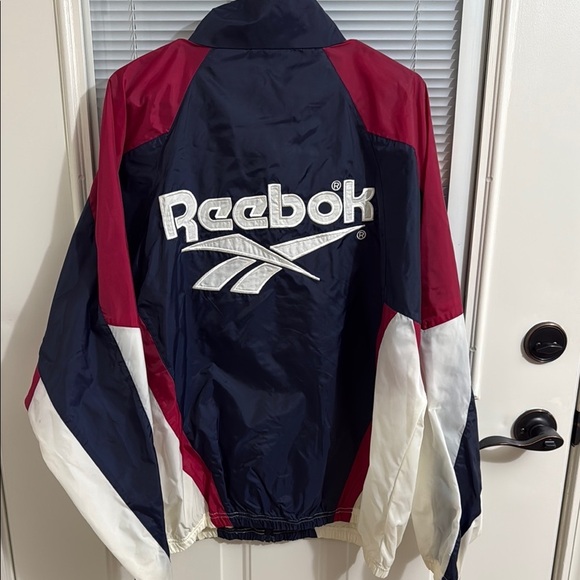 Vintage Reebok Men’s Navy and Burgundy Windbreaker Size L - Picture 5 of 6